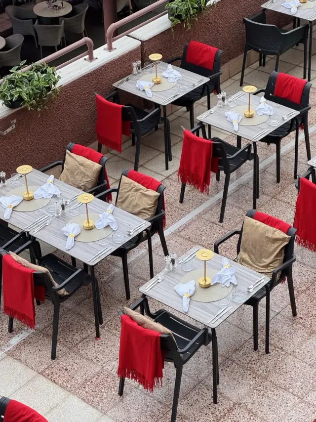 Terrasse im Yumbo Center – Vi-Va La Italia, Playa del Inglés