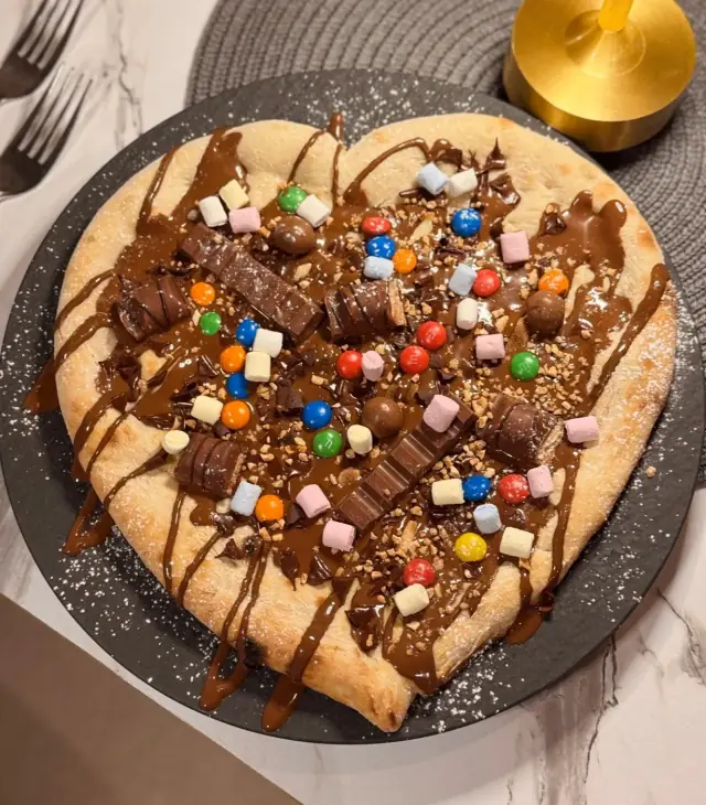 Süße Pizza mit Schokolade als Dessert – Vi-Va La Italia, Playa del Inglés